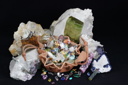 Edelstein Beutel mit Quarz Kristallen, Facettierten Turmalin, Topas, Aquamarin, Gold, Tansanit, Mondstein, Heliodor