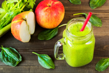 green smoothie cocktail