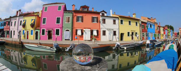 Fototapeta na wymiar Colored houses in Burano Island near Venice