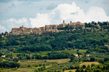 Fototapeta na wymiar Blick auf Montepulciano