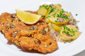 Wiener Schnitzel mit Kartoffelsalat 