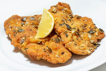 Wiener Schnitzel mit Kürbiskernen paniert
