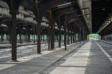 Jersey City, New Jersey, USA: The abandoned New Jersey Central Railroad Terminal shed, now part of  Liberty State Park. © Linda Harms