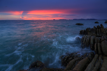 Obraz premium Amazing beautiful Nature of Sunset Over the Sea with Twilight Sky at Sabah Borneo