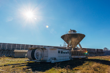 Fototapeta premium Radio telescope satellite antenna unit at sunny day