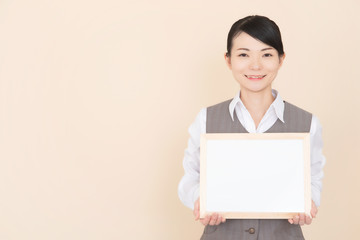 Fototapeta premium ベストを着た女性