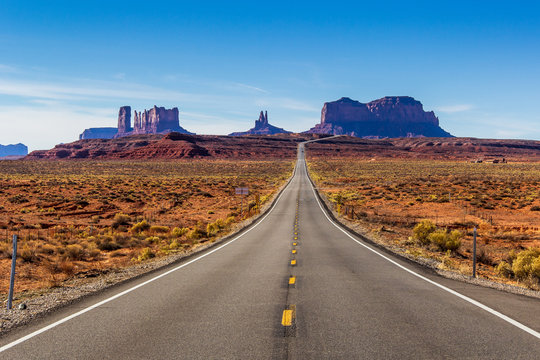 Monument Valley seen from Forrest Gump Point