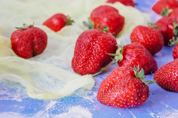 strawberry, daisies, romantic breakfast
