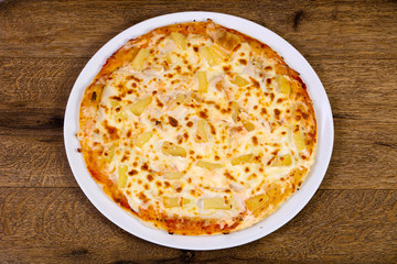 Pineapple pizza with cheese