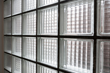 Glasbausteine als Fenster in einem Büro