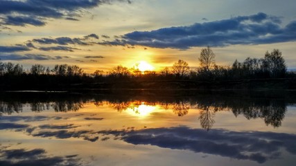 Fototapeta premium sunset over lake