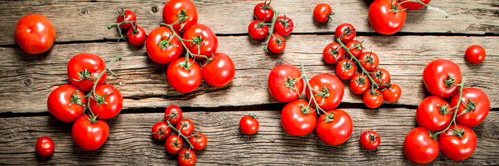 Fresh ripe tomatoes.