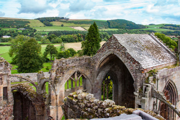 Panoramablick über die Landschaft um die Melrose Abbey in Schottland