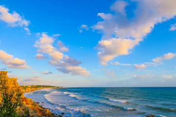 Fototapeta premium Antalya, błękitne morze i naturalne piękno