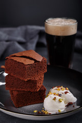 airy cake with ice cream