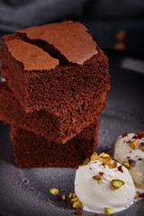 airy cake with ice cream