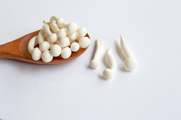 Fototapeta na wymiar White beech mushrooms, Shimeji mushroom, Edible mushroom on white background.
