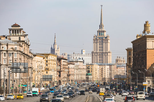 Russia, Moscow, View of Kutuzovsky avenue with Hotel Ukraina
