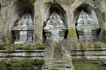 Fototapeta na wymiar Royal Tombs in Gunung Kawi Temple and Funerary complex, Tampaksiring, Bali, Indonesia