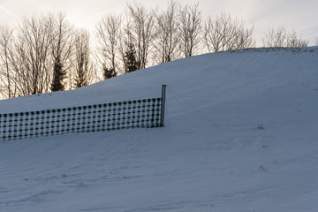 Lawinenschutz in den bergen gegen Lawinen bei viel Schnee - Schneebrett