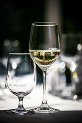 Weinglas im Restaurant