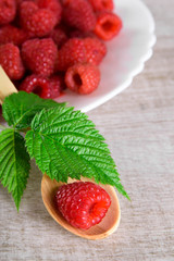   strawberry,fruit,food,berry,red,ripe,fresh,sweet,healthy,raspberry,green,leaf,juicy,raspberries,strawberries, closeup,delicious,berries,diet,organic,summer,freshness,vegetarian,nature,background,tas