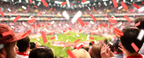 Begeisterte Fußball-Fans im Stadion | XXL Panorama