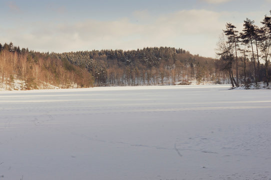 Ice on lake, winterlandscape, pr&auml;sttj&auml;rn Partille, vinter