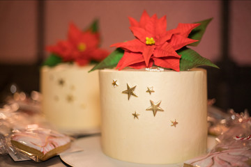  Milk cake decorated with flowers