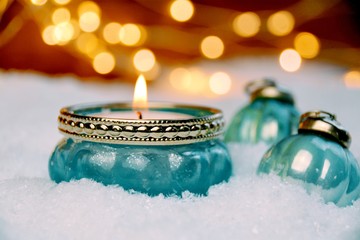 Weihnachtsstimmung - Adventszeit Kerze im Schnee