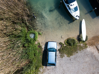 Auto am See