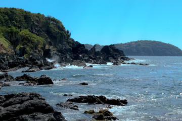 Las piedras entre el mar