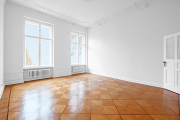 empty room, new flat old building wooden floor 