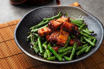Spicy stir-fried green beans with pork belly