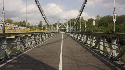 Obraz premium bridge over the river