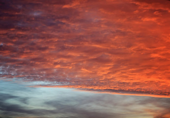 Fototapeta na wymiar Red sky in the evening