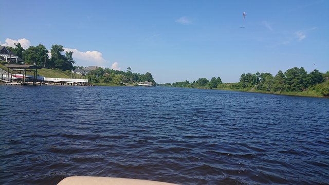 Fototapeta navegando por el mar