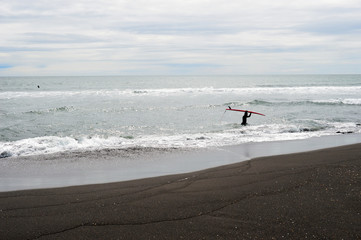 Серфинг на побережье Камчатки, Россия