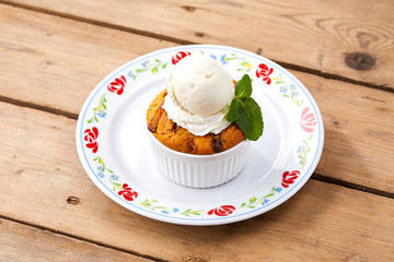 pumpkin cake with ice cream
