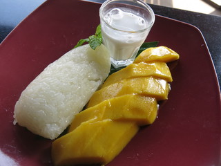 mango with sticky rice
