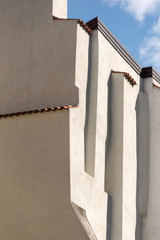 struttura architettonica con facciata di palazzi