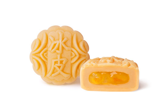Chilled Mango Sago Cream with Pomelo flavored handmade crystal iced cake