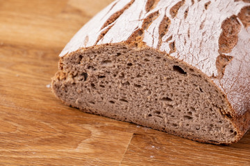 Frisch angeschnittenes Brot
