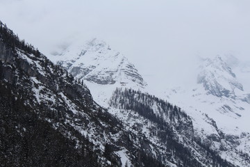 Fototapeta na wymiar view of the Alps mountains in winter, beautiful landscape