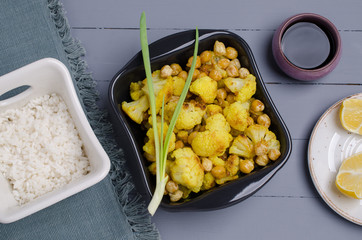 Roasted cauliflower with chickpeas