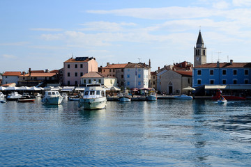Fototapeta na wymiar view on Fazana, taken from the boat to N.P. Brioni, Croatia