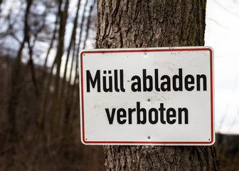 Müll abladen verboten Schild