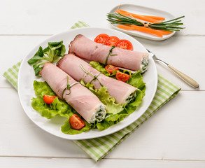 Prosciutto cotto con formaggio e erbe aromatiche
