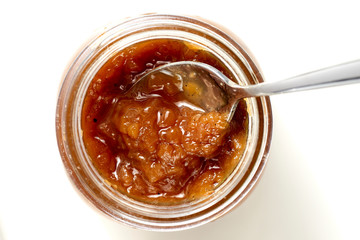 vasetto di vetro con marmellata fatta in casa