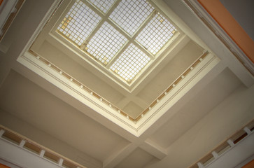 Ceiling motif in white with windows